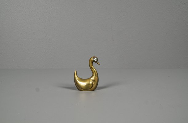 Small Brass Swan Hand Charm-VLO-1259419