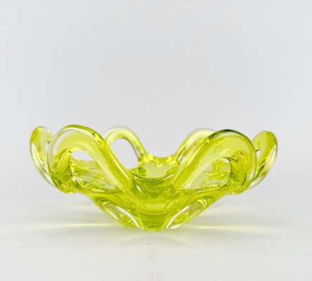 Small Czech Art Glass Bowl attributed to Josef Hospodka for Chribska Glassworks, 1960s-TZ-2018691