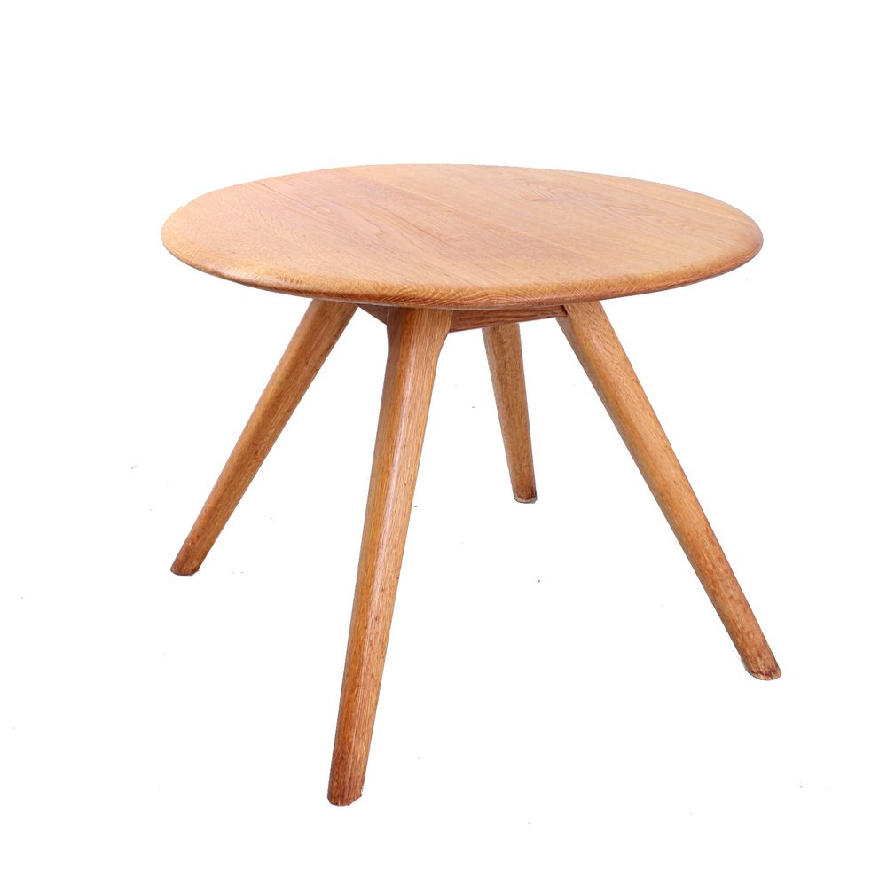 Small Danish Style Round Coffee Table in Light Oak by Borge Mogensen, 1950s