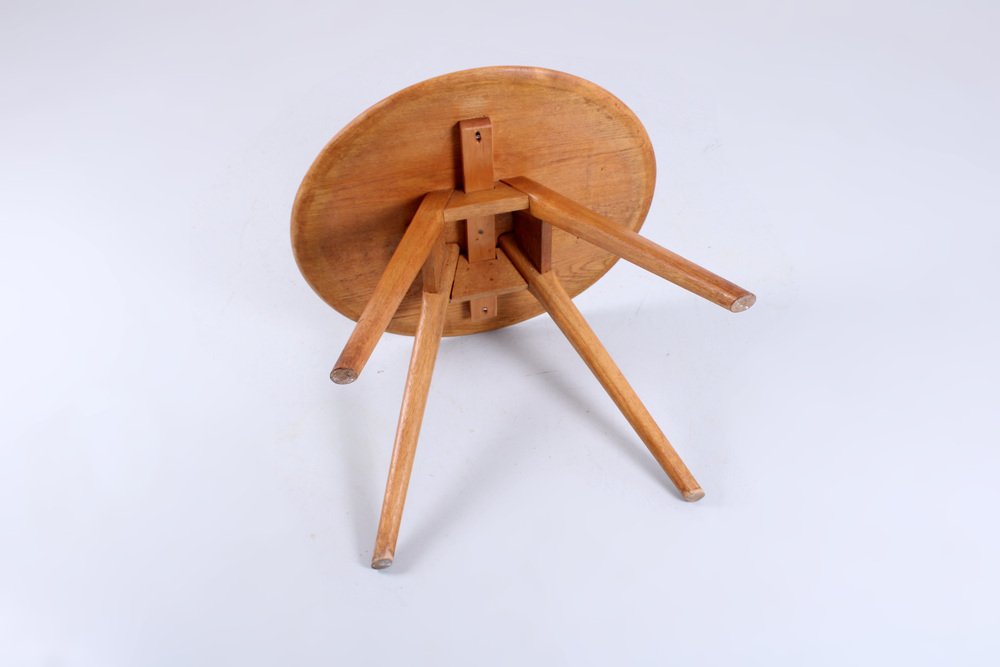 Small Danish Style Round Coffee Table in Light Oak by Borge Mogensen, 1950s