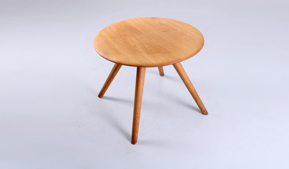 Small Danish Style Round Coffee Table in Light Oak by Borge Mogensen, 1950s