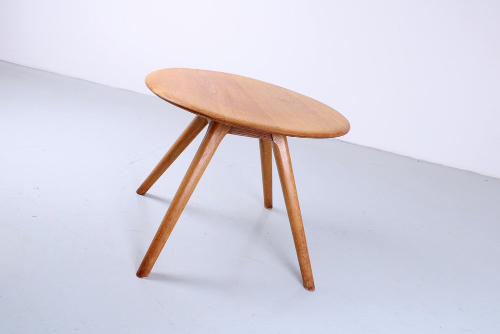 Small Danish Style Round Coffee Table in Light Oak by Borge Mogensen, 1950s