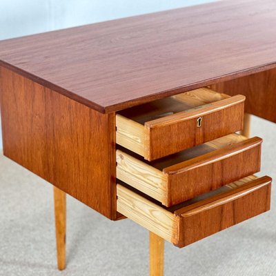 Small Danish Teak Desk-KRJ-2027499