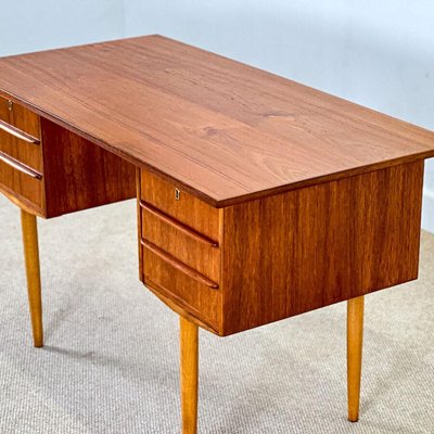 Small Danish Teak Desk-KRJ-2027499