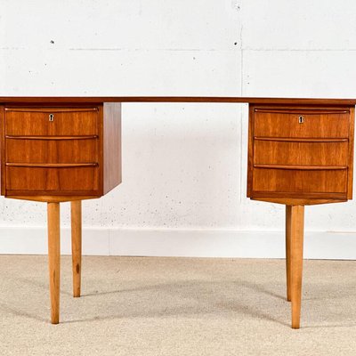 Small Danish Teak Desk-KRJ-2027499