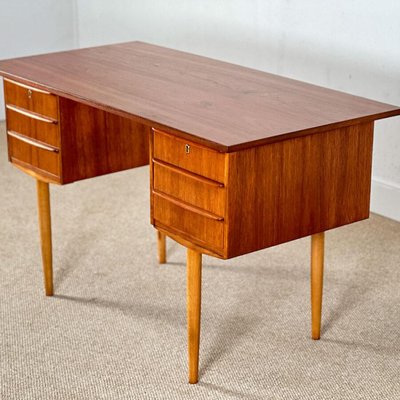 Small Danish Teak Desk-KRJ-2027499