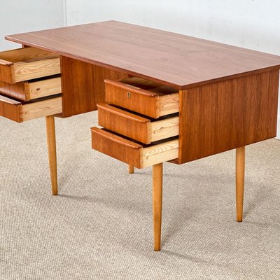 Small Danish Teak Desk-KRJ-2027499