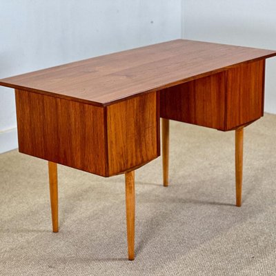 Small Danish Teak Desk-KRJ-2027499