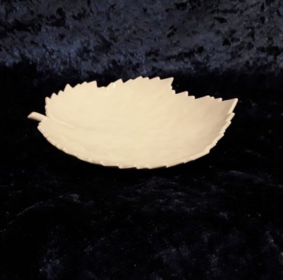 Small German Serving Bowl in Glazed White Porcelain from KPM Berlin, 1970s-HOI-1731955