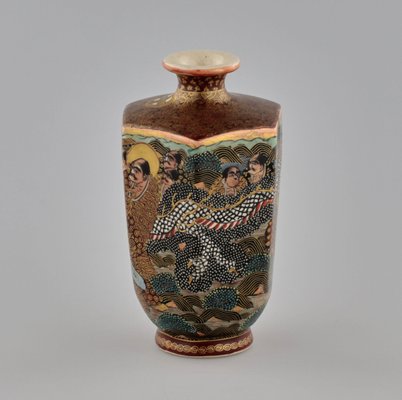 Small Japanese Vase-WMV-1129466