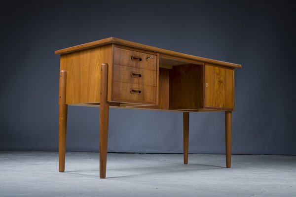 Small Mid-Century Danish Teak Desk, 1970s-ZZH-1283352