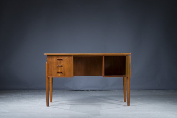 Small Mid-Century Danish Teak Desk, 1970s-ZZH-1283352