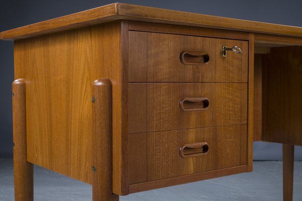 Small Mid-Century Danish Teak Desk, 1970s-ZZH-1283352