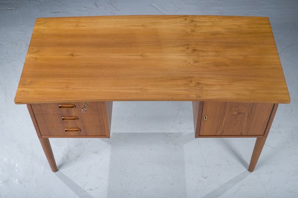 Small Mid-Century Danish Teak Desk, 1970s-ZZH-1283352