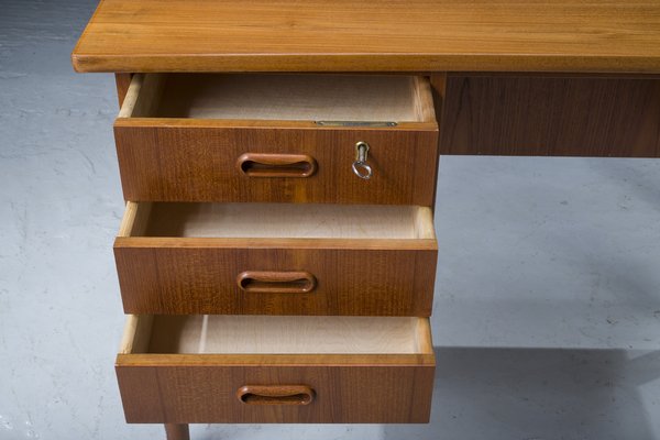 Small Mid-Century Danish Teak Desk, 1970s-ZZH-1283352