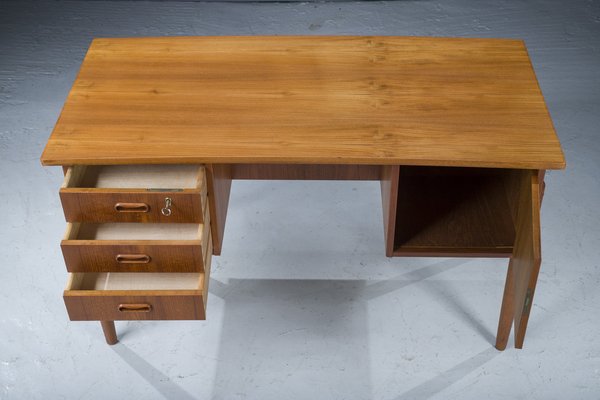 Small Mid-Century Danish Teak Desk, 1970s-ZZH-1283352