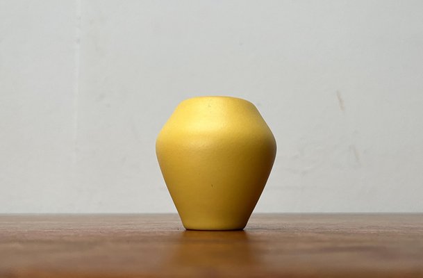 Small Mid-Century Minimalist German Studio Pottery in Yellow Vase from Bückeburg Keramik, 1960s-UAH-1760242