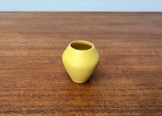 Small Mid-Century Minimalist German Studio Pottery in Yellow Vase from Bückeburg Keramik, 1960s-UAH-1760242