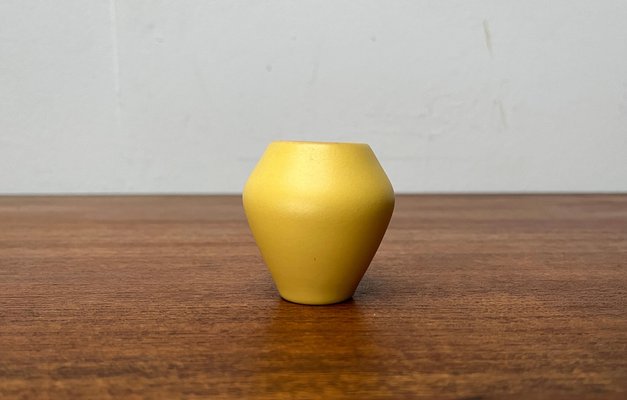 Small Mid-Century Minimalist German Studio Pottery in Yellow Vase from Bückeburg Keramik, 1960s-UAH-1760242