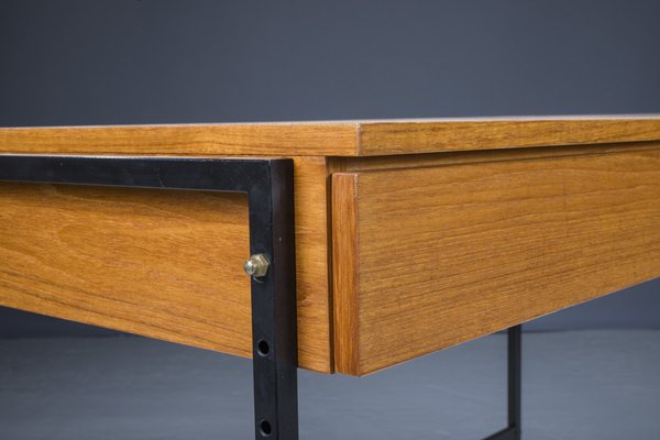 Small Mid-Century Teak Desk, 1970-ZZH-1152821