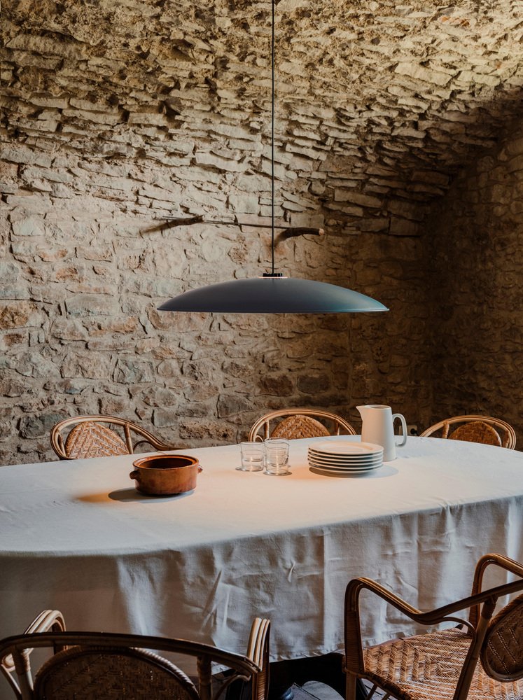 Small Red Headhat Plate Pendant Lamp by Santa & Cole