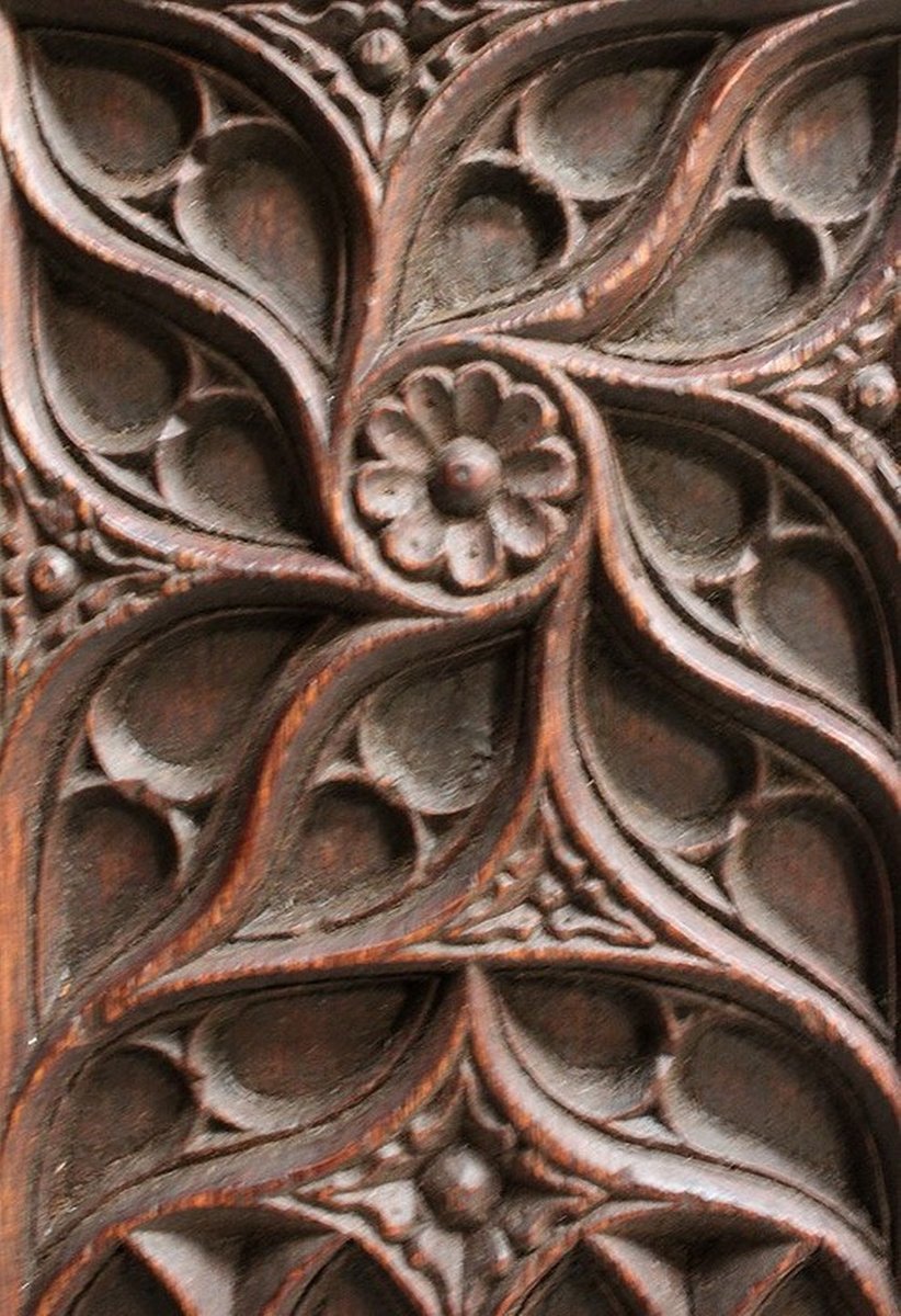 Small Renaissance Style Landing Linen Chest in Oak, Late 19th Century