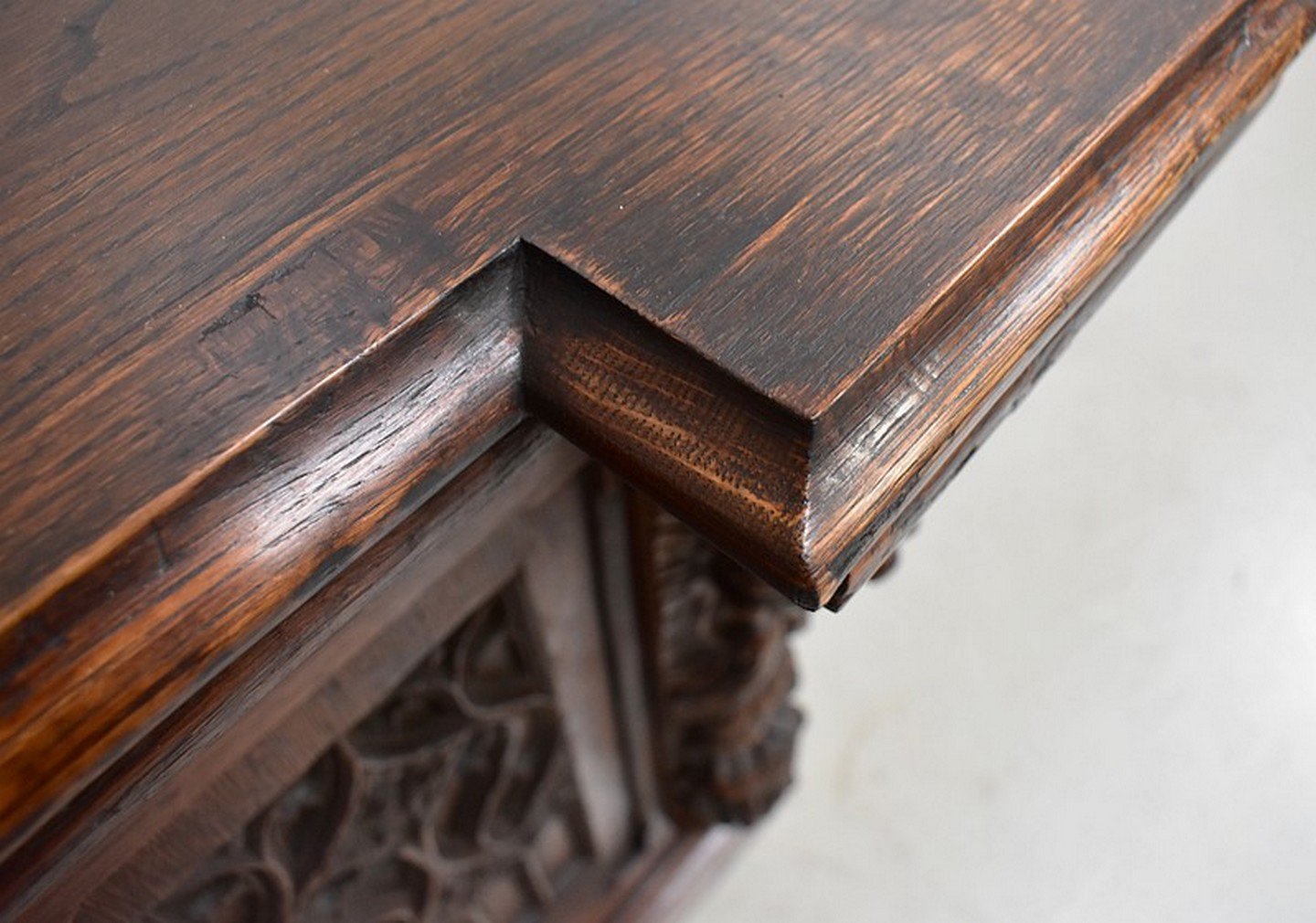 Small Renaissance Style Landing Linen Chest in Oak, Late 19th Century