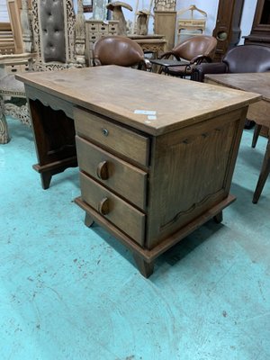 Small Vintage Desk in Oak, 1940s-HLV-1428673