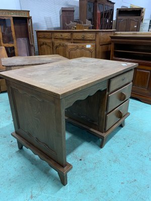 Small Vintage Desk in Oak, 1940s-HLV-1428673