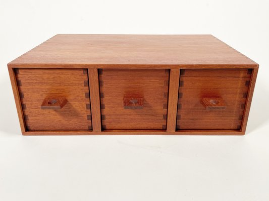 Small Wall Mounted Chest of Drawers by Östen Kristiansson for Luxus, 1960s-SFW-1777069