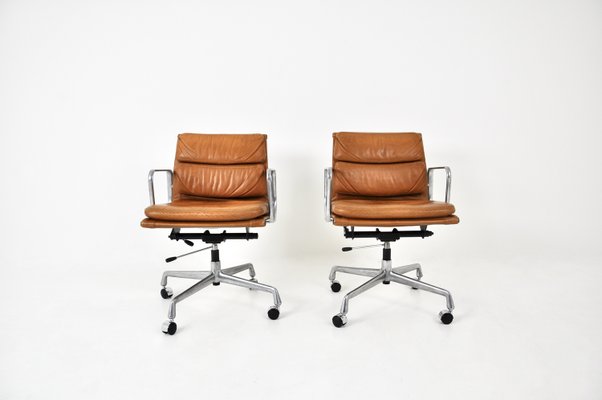 Soft Pad Chairs by Charles and Ray Eames for Herman Miller, 1970s, Set of 2-HFM-2034730