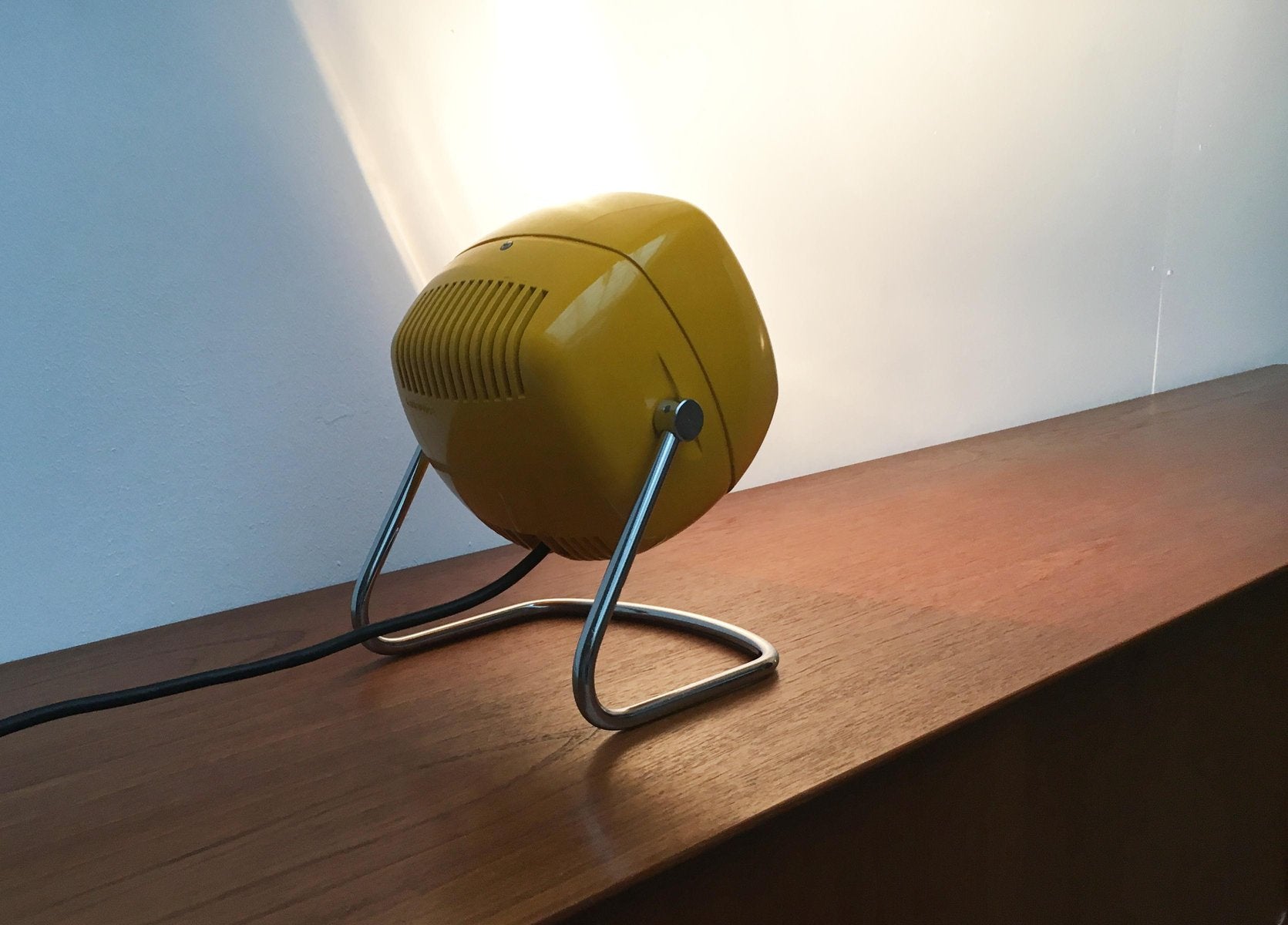 Space Age Italian Metal Table Lamp from Harveiluce, 1970s