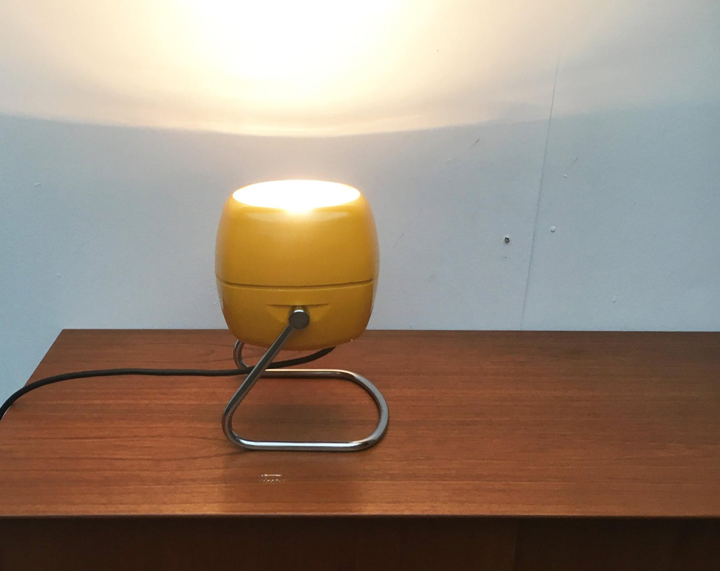 Space Age Italian Metal Table Lamp from Harveiluce, 1970s