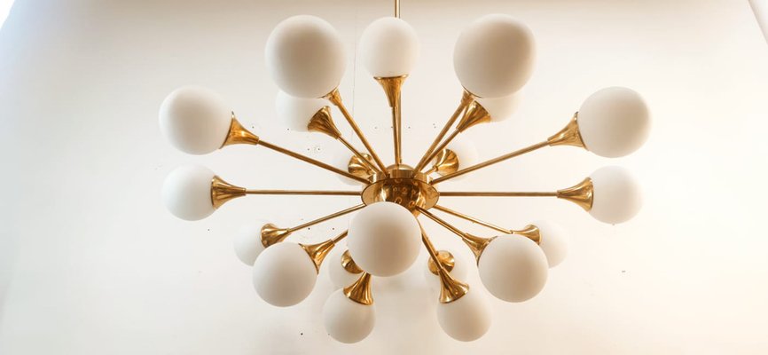 Sputnik Chandelier in Brass with Spherical Glass Shades-QLH-1816578