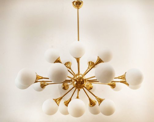 Sputnik Chandelier in Brass with Spherical Glass Shades-QLH-1816578