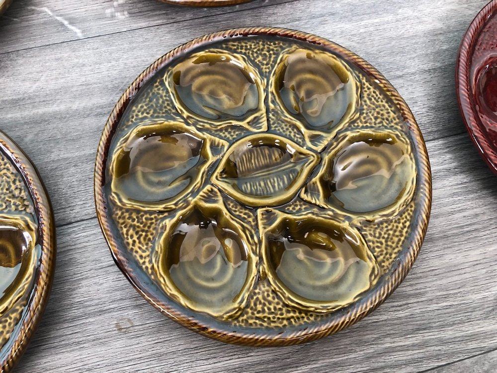 St. Clement Model 4589 Oyster Dishes in Majolica, 1970s, Set of 17