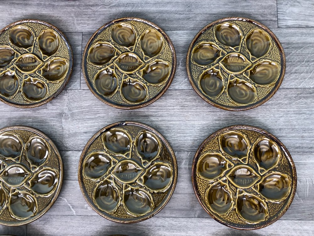 St. Clement Model 4589 Oyster Dishes in Majolica, 1970s, Set of 17