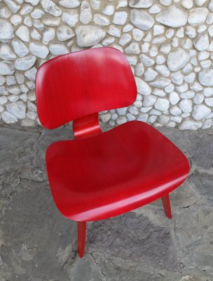 Stained Red LCW Lounge Chair by Charles & Ray Eames for Herman Miller / Evans Products Company, 1948-ZM-1074254