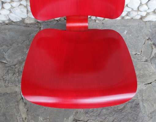 Stained Red LCW Lounge Chair by Charles & Ray Eames for Herman Miller / Evans Products Company, 1948-ZM-1074254