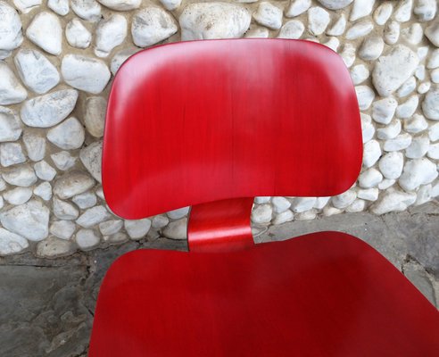 Stained Red LCW Lounge Chair by Charles & Ray Eames for Herman Miller / Evans Products Company, 1948-ZM-1074254