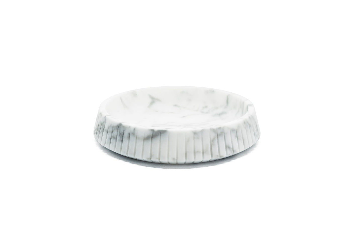 Striped Centrepiece in White Carrara Marble from Fiammettav Home Collection