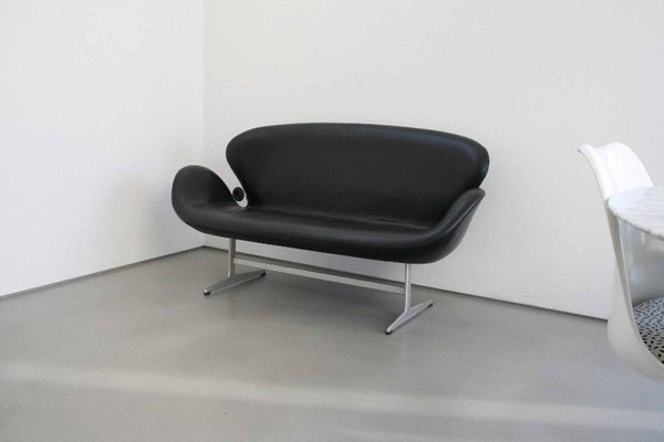 Swan 3321 Sofa by Arne Jacobsen for Fritz Hansen, 1960s-FJP-1771565