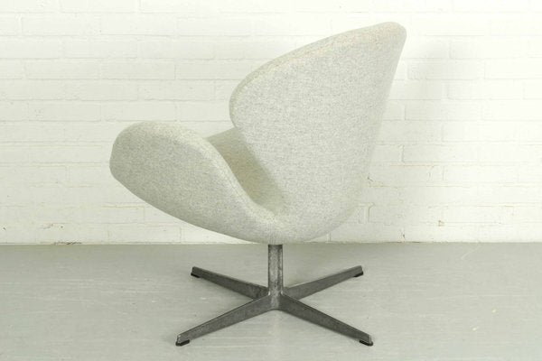 Swan Chair by Arne Jacobsen for Fritz Hansen, 1960s-ZA-1259797