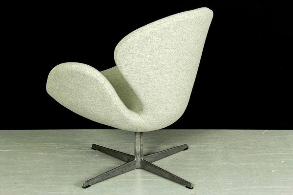 Swan Chair by Arne Jacobsen for Fritz Hansen, 1960s-ZA-1259797