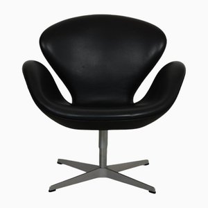 Swan Chair in Black Aura Leather by Arne Jacobsen, 2000s-MTD-2017019