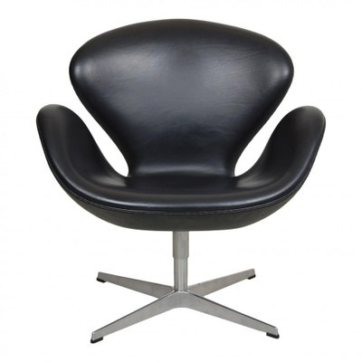 Swan Chair in Black Leather by Arne Jacobsen for Fritz Hansen-MTD-1400585