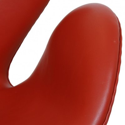 Swan Chair in Original Red Leather by Arne Jacobsen, 2000s-MTD-1769496