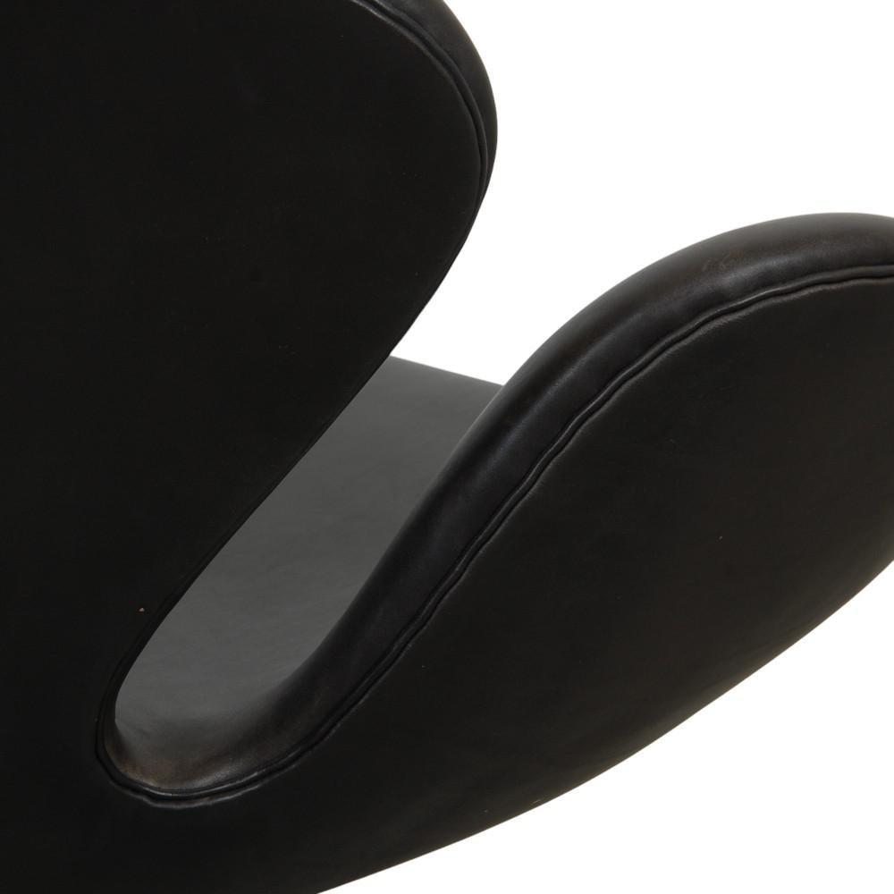 Swan Sofa in Black Grace Leather by Arne Jacobsen