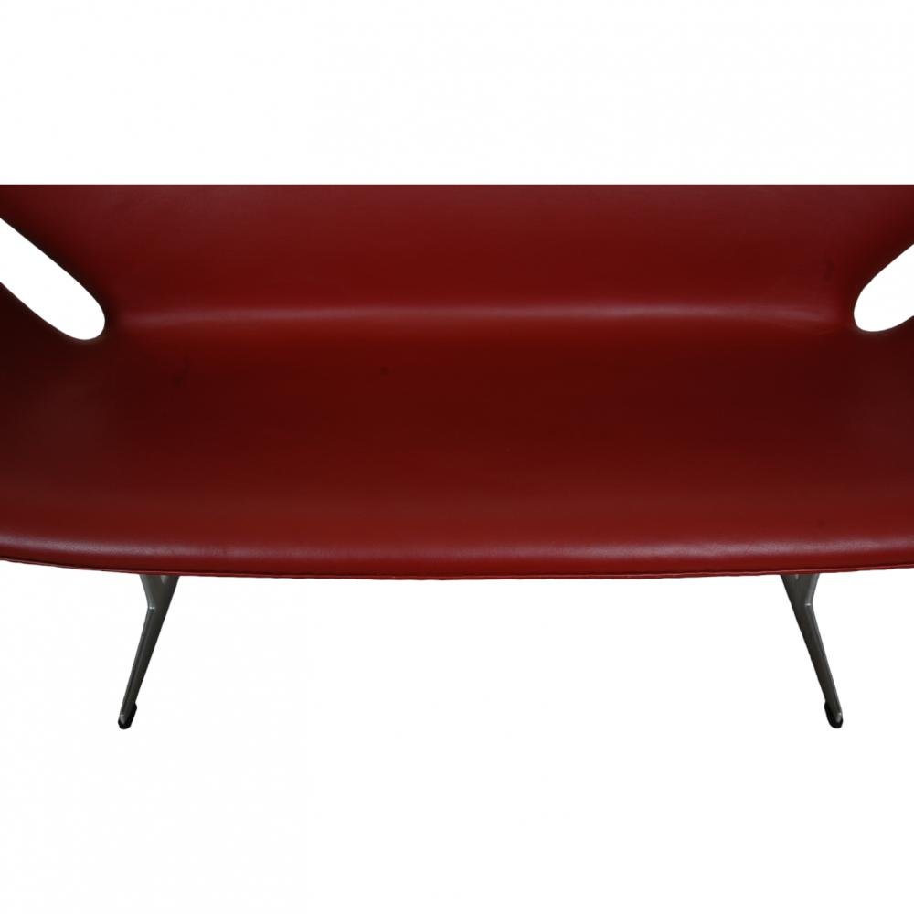 Swan Sofa in Red Leather by Arne Jacobsen