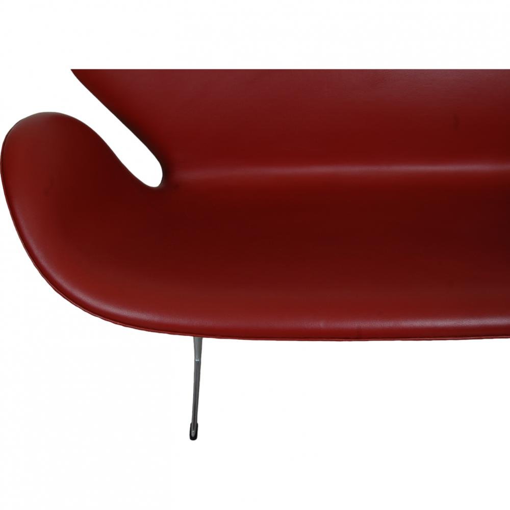 Swan Sofa in Red Leather by Arne Jacobsen